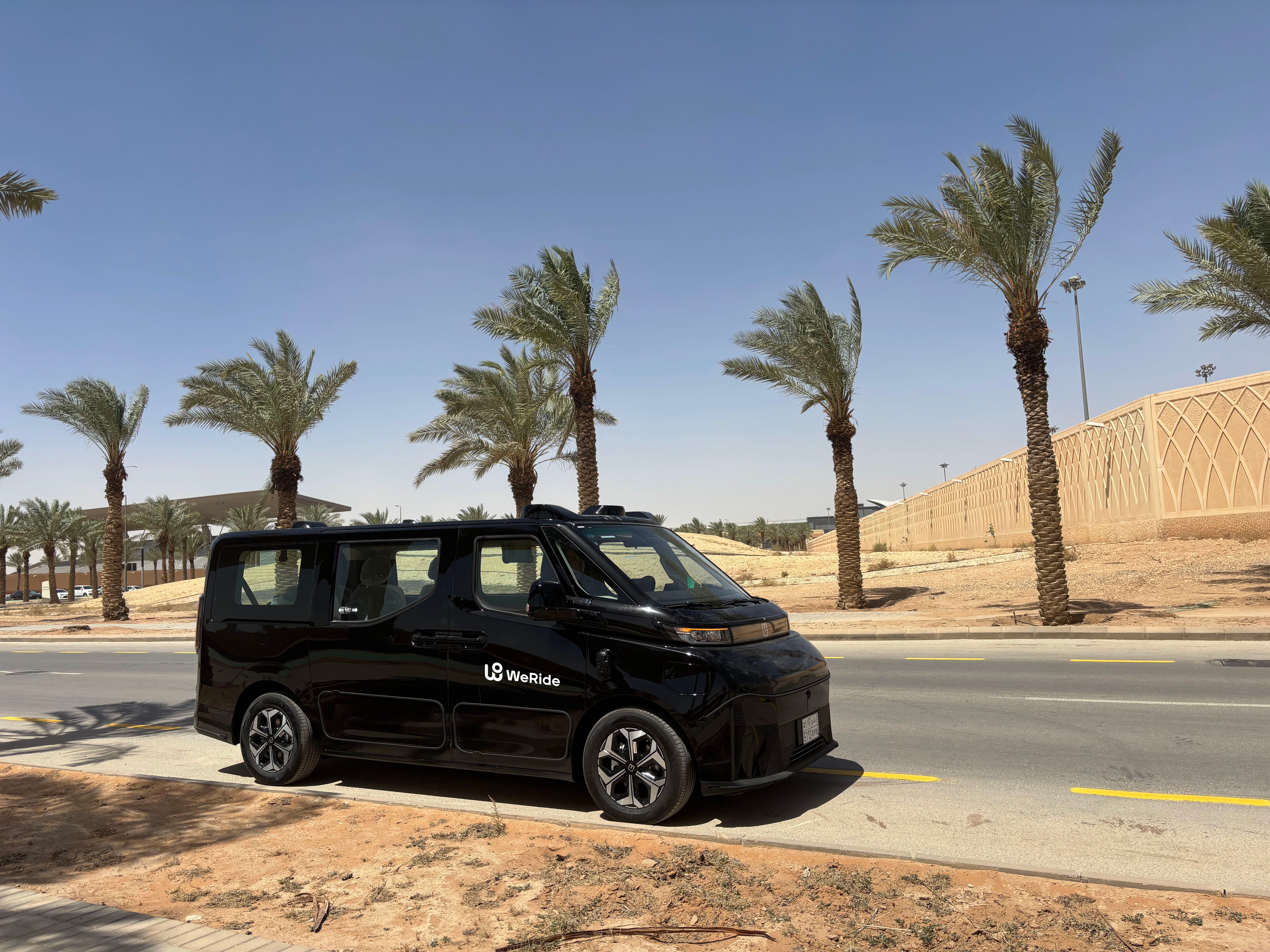 Saudi-Arabia-Robotaxi-1.jpg